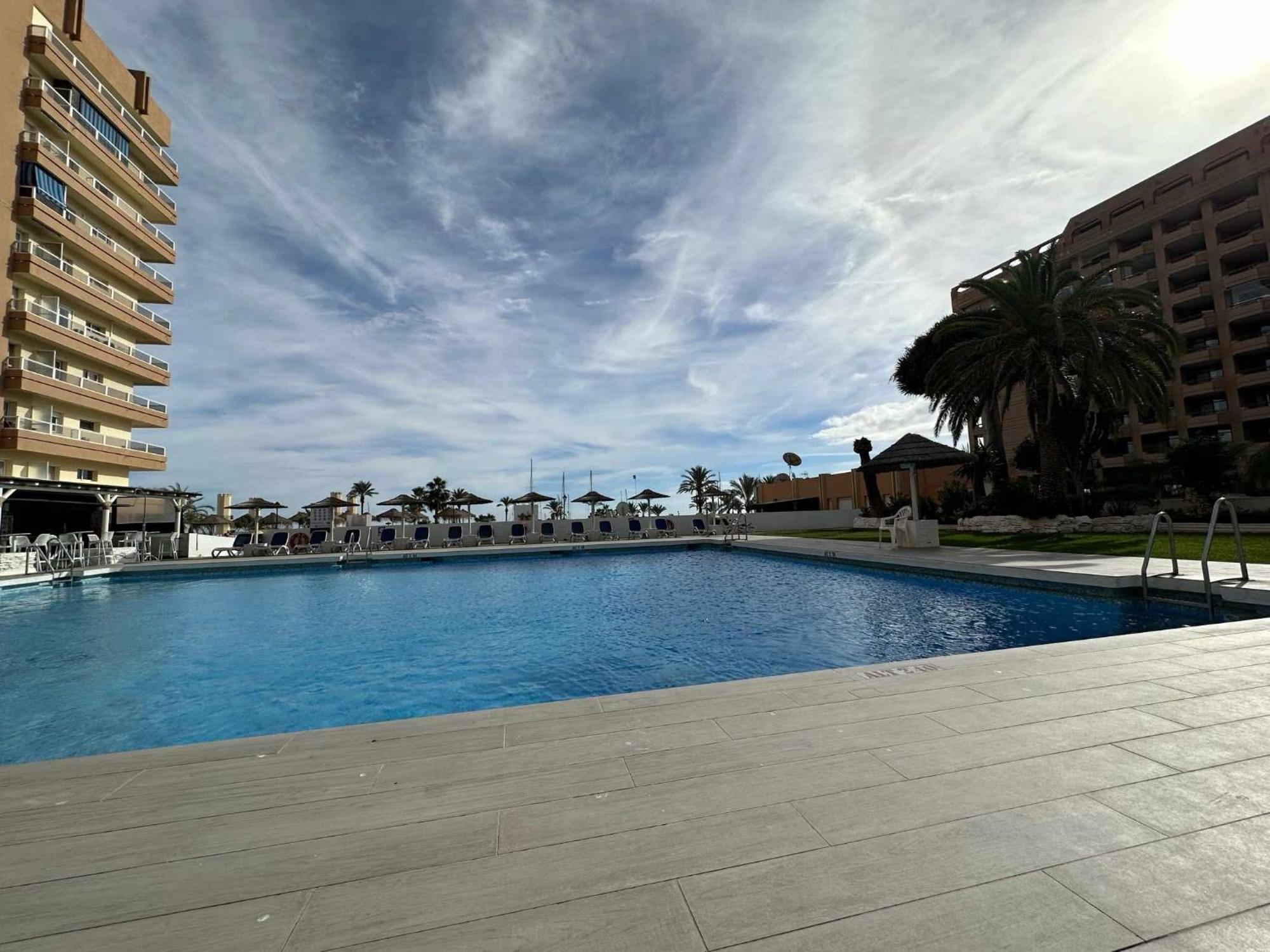 Estudio Pyr Privado Frente Al Puerto De Fuengirola Zewnętrze zdjęcie